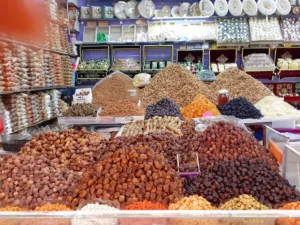 غياب مراقبة الأسعار والجودة يقلق مواطنين شمال مدينة أكادير
