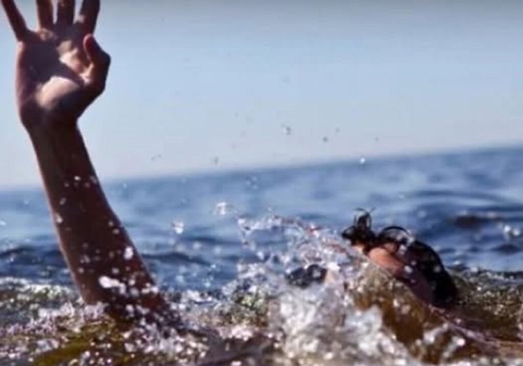 رحلة استجمام تتحول إلى مأساة.. غرق سائح أجنبي ونجاة ابنه بأعجوبة