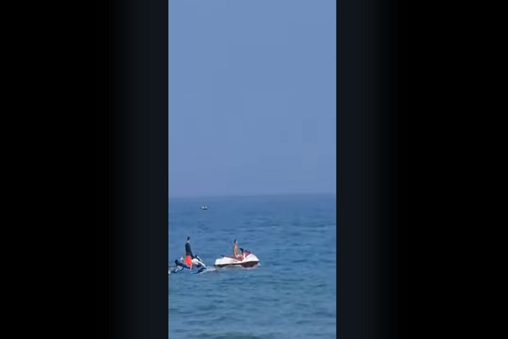 فيديو جديد للملك محمد السادس وهو يمارس الجيت سكي قرب كابو نيكرو