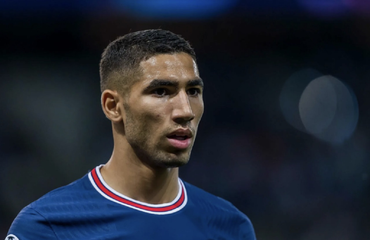 حكيمي يدخل تشكيلة فيفا المثالية 2025.. وهيمنة باريس سان جيرمان على جوائز ذا بيست في الدوحة 