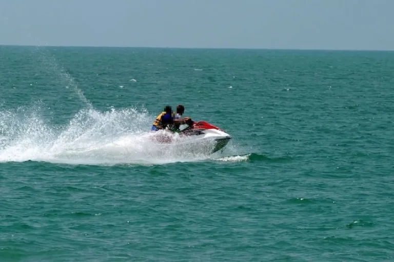 الجيت سكي: وسيلة جديدة لتهريب البشر تستنفر السلطات المغربية والإسبانية