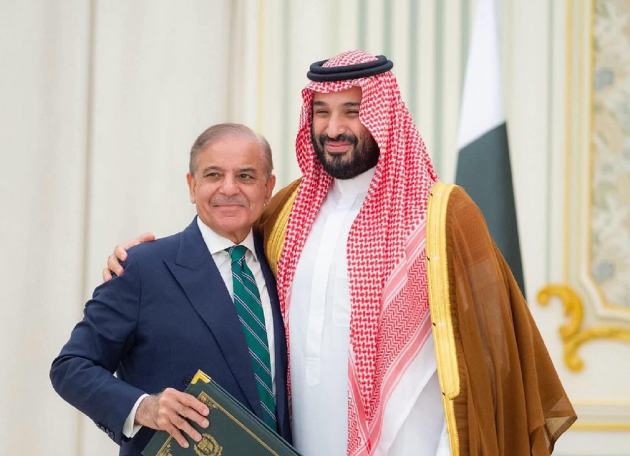 السعودية وباكستان توقعان اتفاق الدفاع المتبادل: اعتداء على إحداهما اعتداء على الأخرى