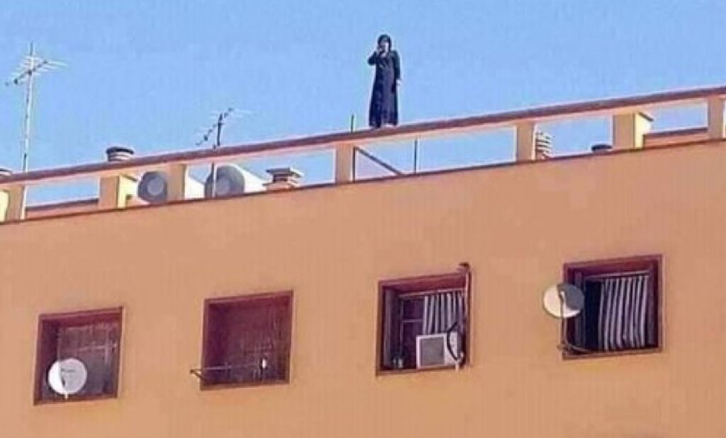 ثلاثيني ينهي حياته من أعلى عمارة وسط صدمة الجيران