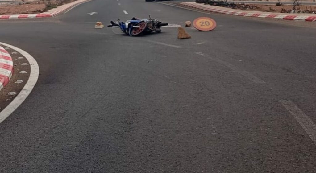 سائق شاحنة ينهي حياة شاب على دراجة نارية في حادث مأساوي بأكادير
