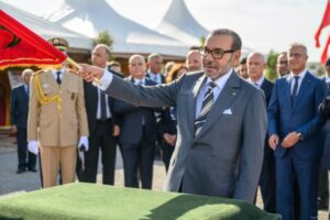 الملك محمد السادس يُطلق مشاريع سككية بـ 20 مليار درهم لتحويل الدار البيضاء إلى مركز نقل عصري