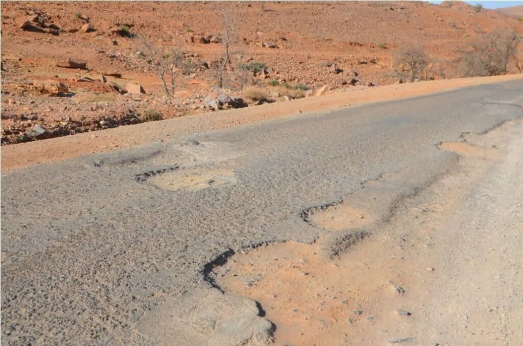 سوس ماسة: سائقون ومواطنون ينبهون إلى معاناة لا تنتهي على الطريق الجهوية 105