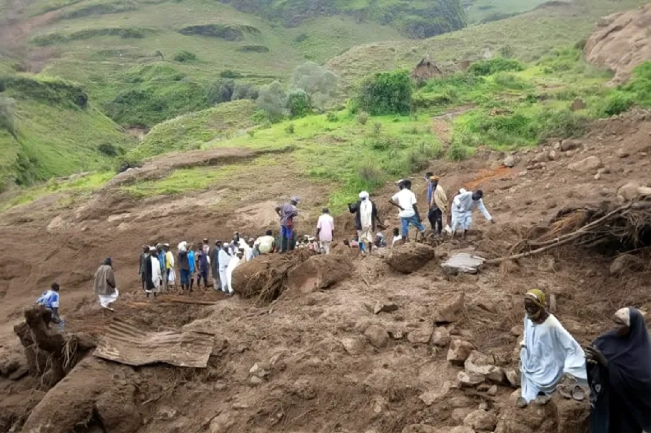 دارفور: انزلاق أرضي يطمس قرية ترسين.. أكثر من ألف قتيل