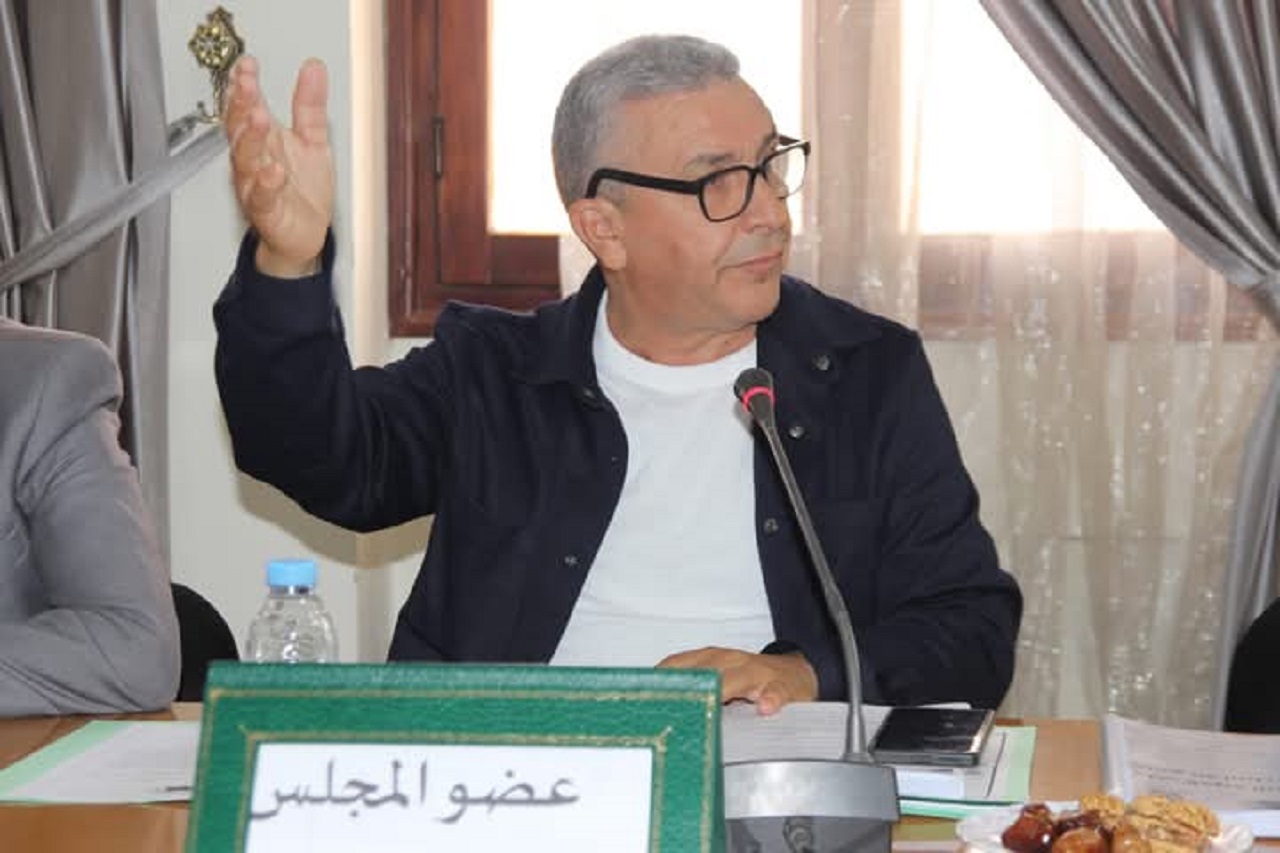 رفاق سيدي أحمد أوموسى يتضامنون مع عبد الله أحجام.. وينددون بتدهور الممارسة السياسية بالإقليم