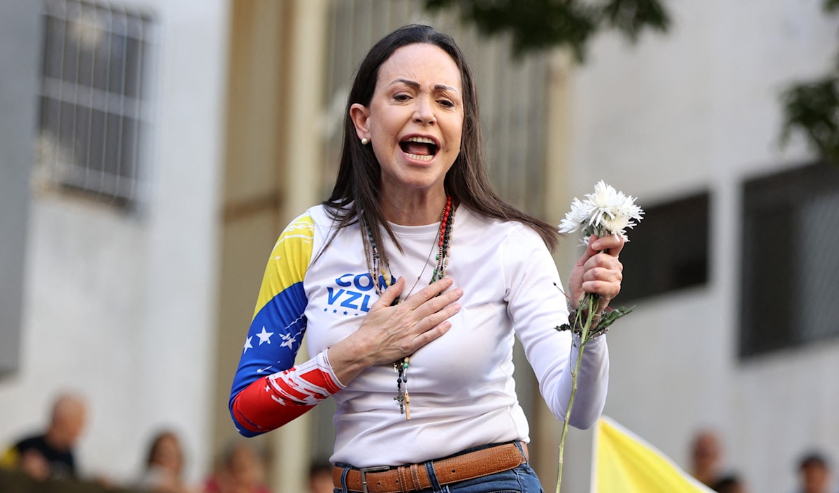 ماريا كورينا ماتشادو تفوز بجائزة نوبل للسلام 2025 تقديرًا لنضالها السلمي في فنزويلا