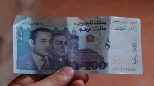 200 درهم تفضح شبكة خطيرة لتزوير الأموال