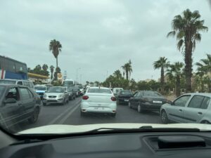 اختناق مروري “رهيب” بإنزكان: فوضى الأربعاء تحصد ثمن “أعمال شغب ليلة الثلاثاء”
