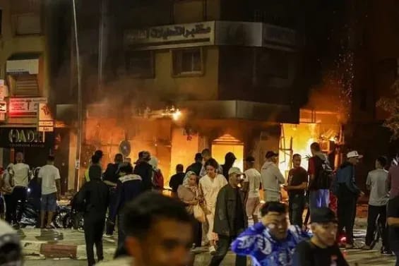 أعمال شغب “جيل زد” تهز مراكش: 40 موقوفًا والجهات الأمنية تتدخل بقوة لحماية سيدي يوسف