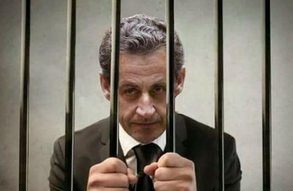 ساركوزي خلف القضبان: سابقة أوروبية تهز فرنسا.. 5 سنوات سجناً بسبب “تمويل القذافي السري”