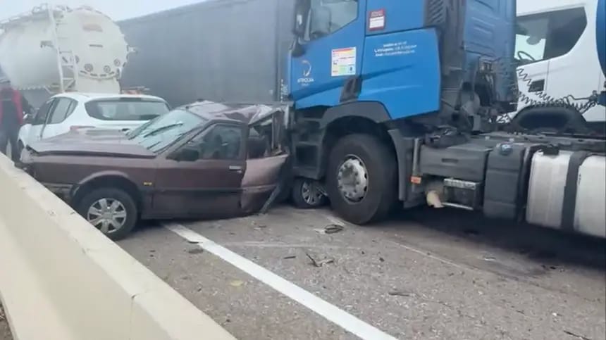 كارثة على الطريق السيار: اصطدام متسلسل مروع بين الدار البيضاء والجديدة يثير استنفار السلطات