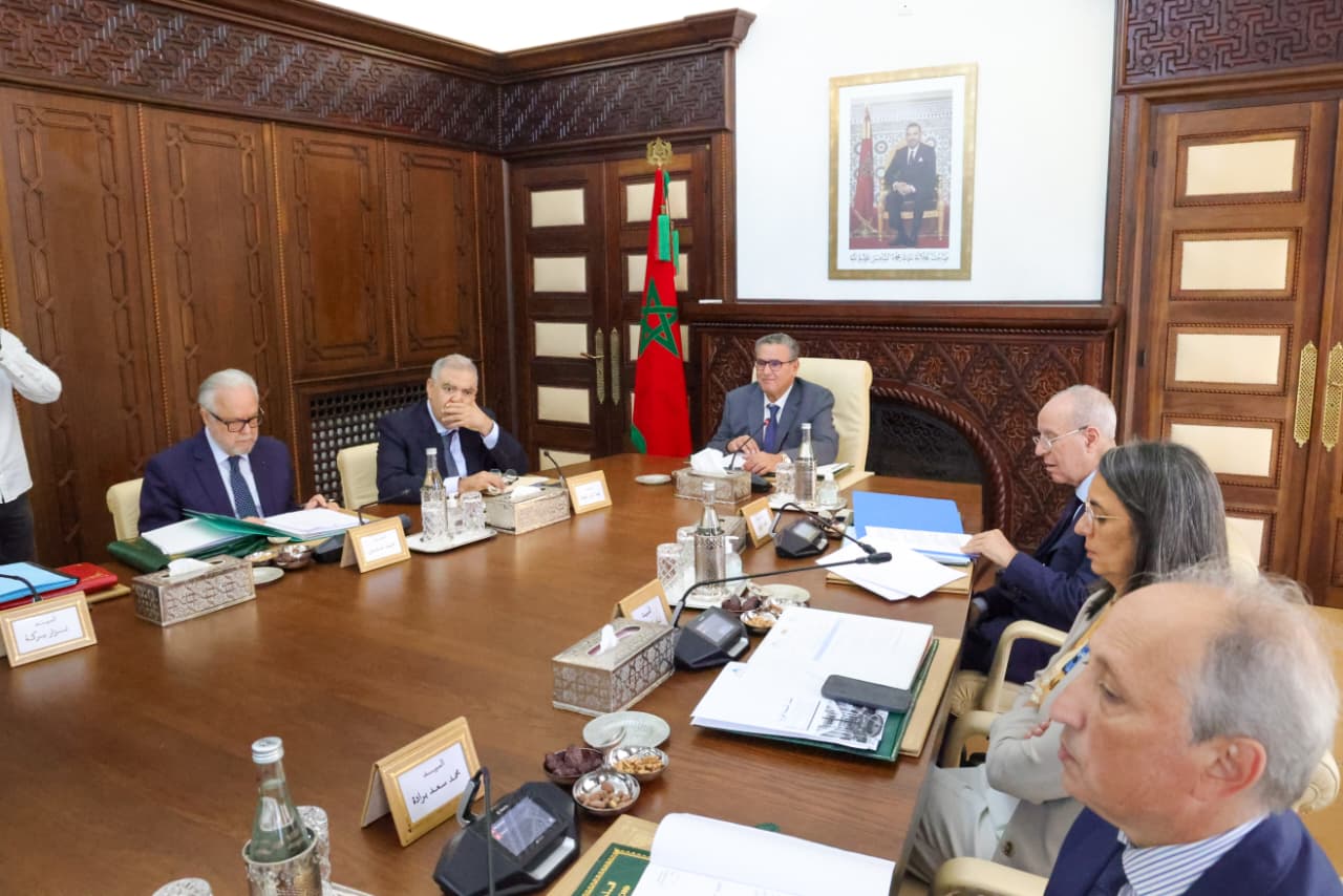 تعيينات عليا جديدة: الحكومة تصادق على مسؤولين بوزارات الخارجية والصحة والتعليم والنقل والطاقة والفلاحة