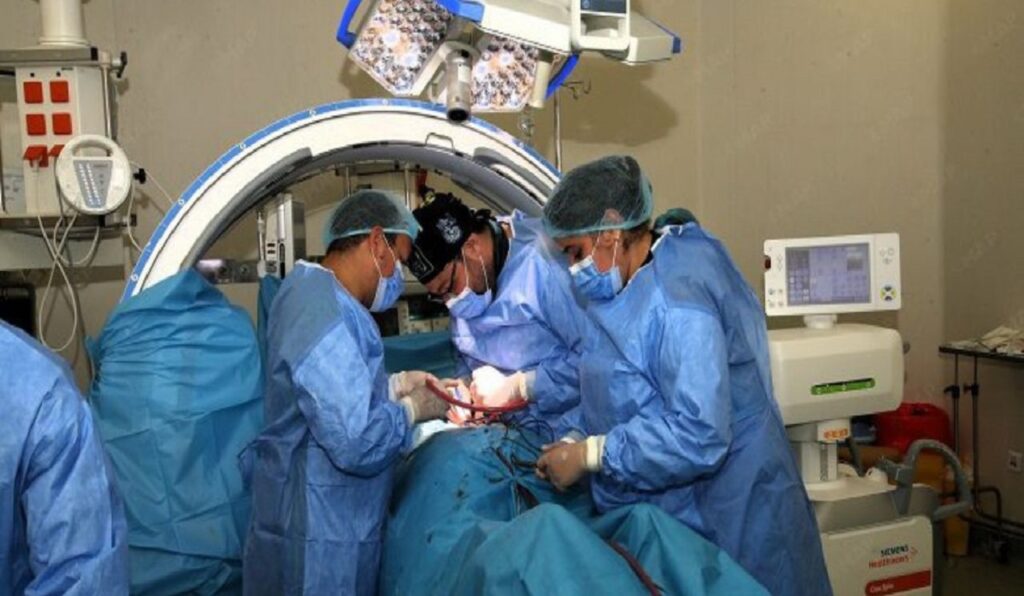 عمليات جراحية “مشبوهة” تستنفر الأطباء، وحماة المستهلك يدخلون على الخط