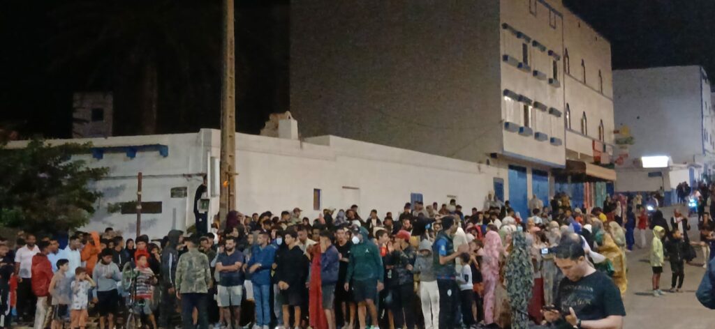 مسيرة سلمية نموذجية في سيدي إفني: تفعيل “الحق الدستوري في التظاهر” برعاية النضج المشترك