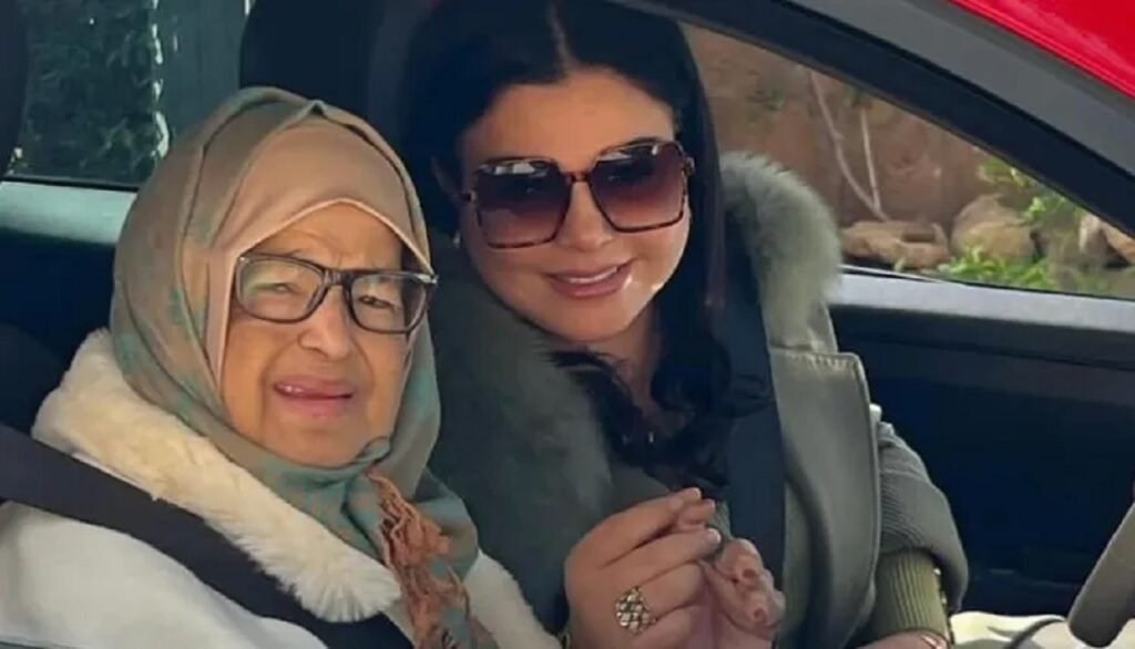 رحيل والدة الفنانة لطيفة رأفت… وتعزية واسعة للفنانة وجمهورها
