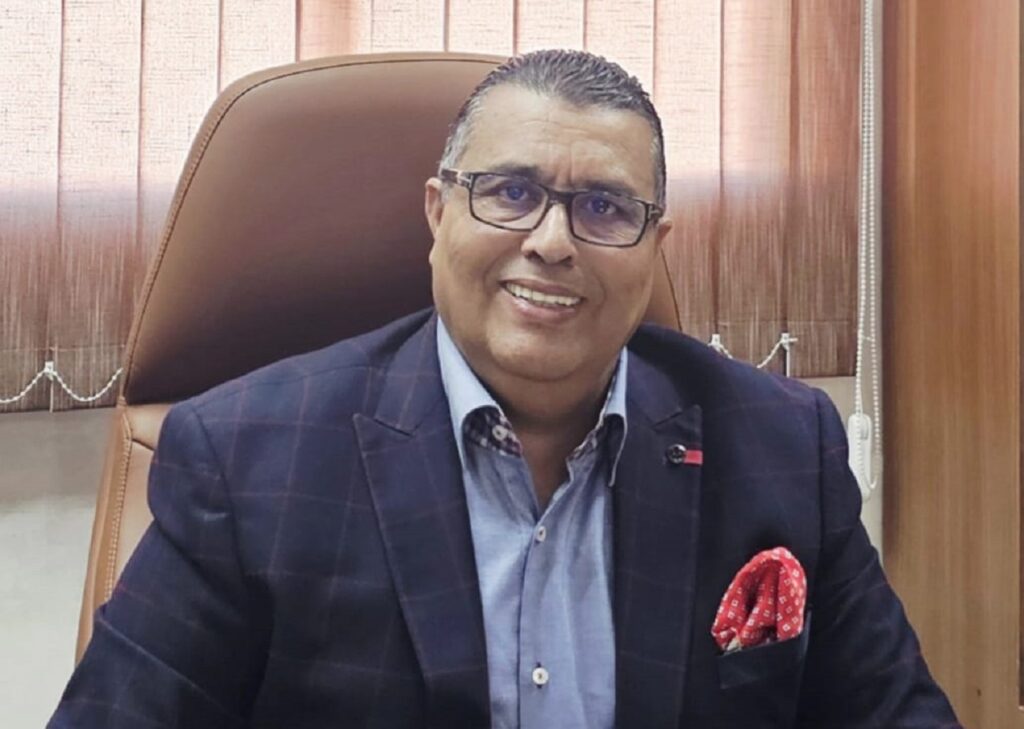 وكأن على رؤوسهم الطير أو لحظة الصمت المريب قبل سقوط وهم الإنفصال