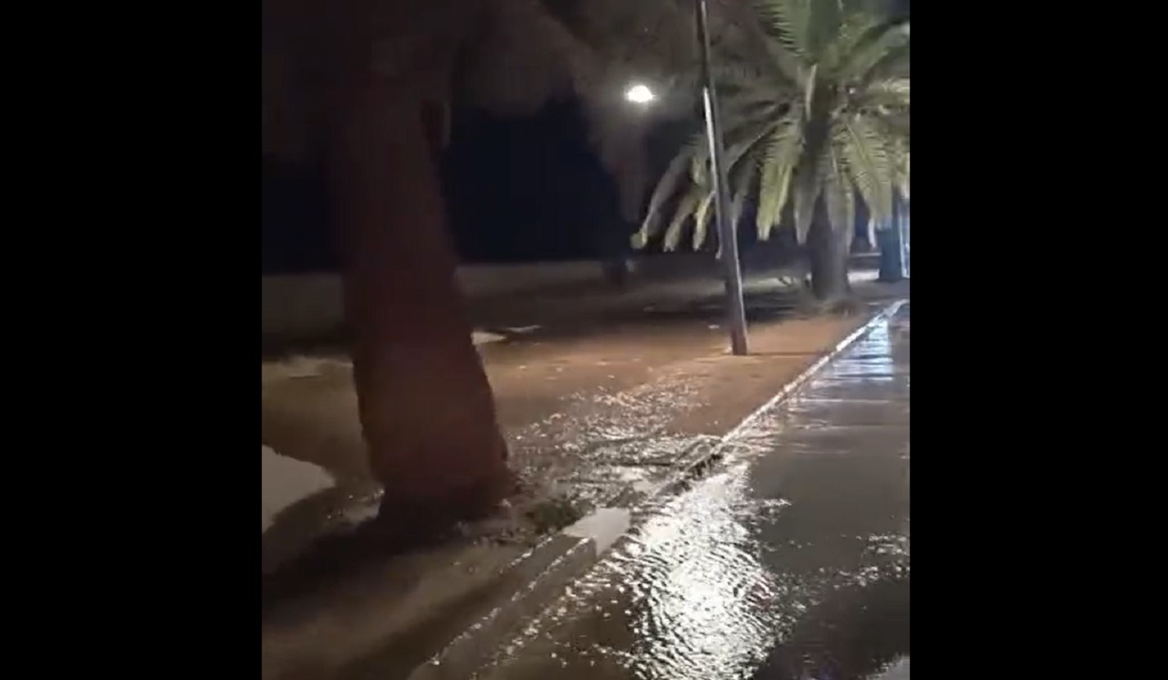 عطل تقني يُفقد كميات هائلة من الماء بأكادير، و المصالح التقنية تسارع الزمن للإصلاح