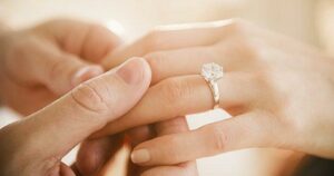 بعد تنازل رجل الأعمال السعودي.. القضاء يُخلي سبيل شابة مغربية في قضية “زواج الفاتحة”