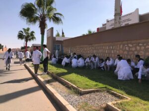 طلبة وخريجو المهن التمريضية بتيزنيت في اعتصام إنذاري ضد “التهميش وغياب شروط التكوين اللائق”