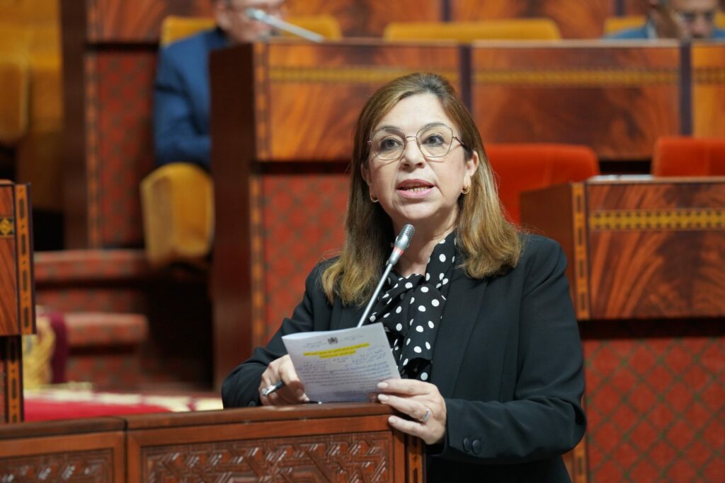 إصلاح مرتقب للوظيفة العمومية يتيح العمل الجزئي والتوقيت المرن والعمل عن بعد