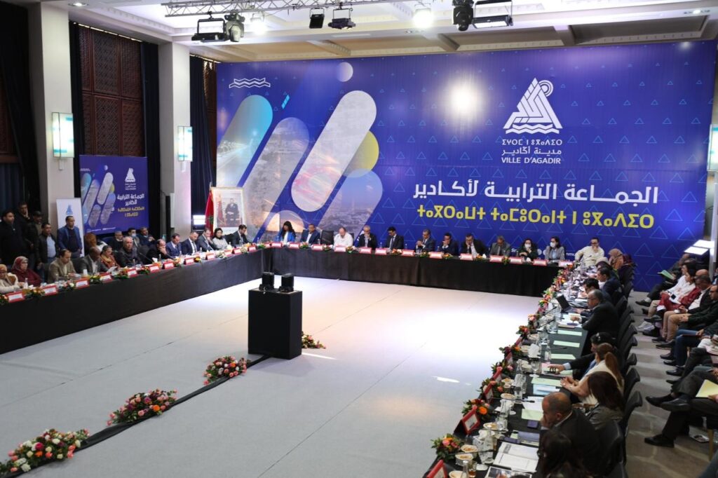 جمعية تطالب جماعة أكادير بتحرير الطرق المغلقة داخل التجزئات السكنية