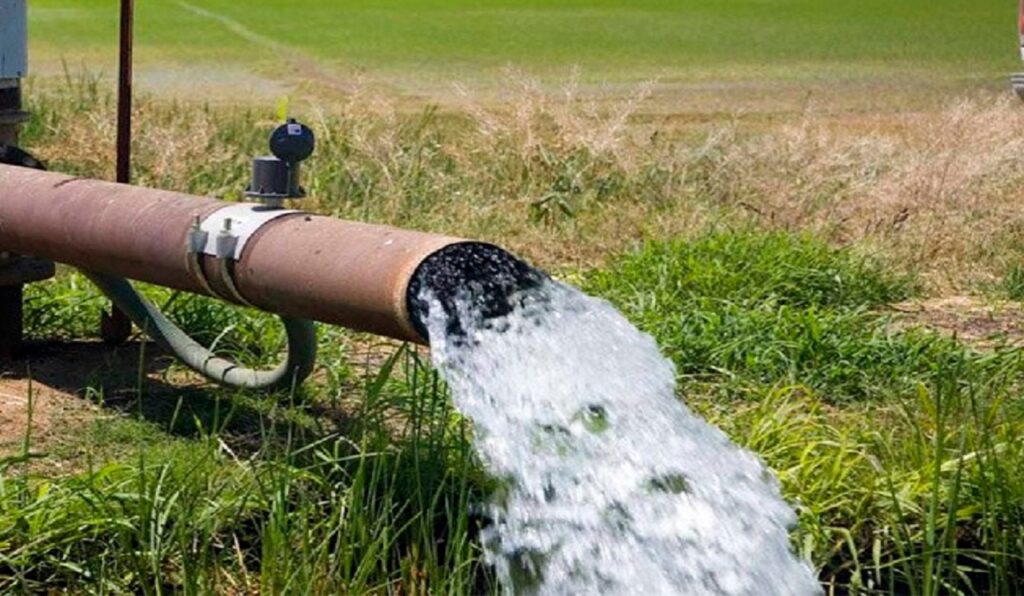 لجنة مختلطة تحل بتارودانت للتحقيق في ملف “سرقة المياه الجوفية” بواحة “تيدسي”