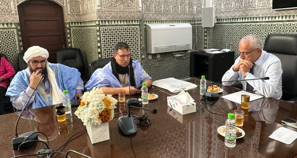 وفد من قبيلة آيت ياسين الصحراوية في زيارة رسمية إلى مجلس جهة الدار البيضاء سطات احتفالًا بالذكرى الخمسين للمسيرة الخضراء المظفرة