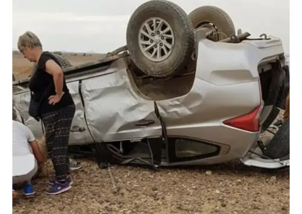 تفاصيل مأساوية في قلب الكثبان الرملية: انقلاب سيارة سياحية يودي بحياة أجنبيتين بمرزوكة