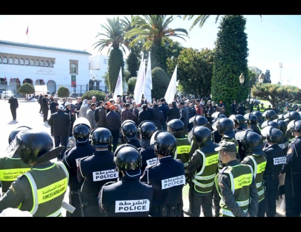 مسيرة المتصرفين التربويين تواجه المنع في الرباطنخ