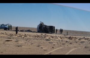 حادث سير مروع يهز بوجدور: 6 قتلى في اصطدام بين شاحنة و”طاكسي” (+صورة)