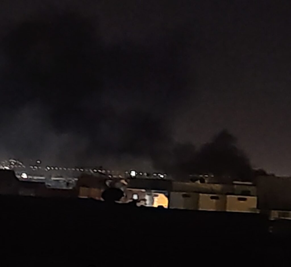 صرخة بيئية بأكادير .. “احتراق الإطارات” يخنق “أخليج” ويكشف أزمة التلوث في ضواحي المدينة