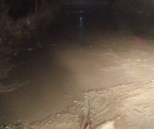 انهيار كارثي: حوض مائي عملاق يغرق “تين كوري” باشتوكة آيت باها.. تحقيق عاجل ومطالب بالمحاسبة