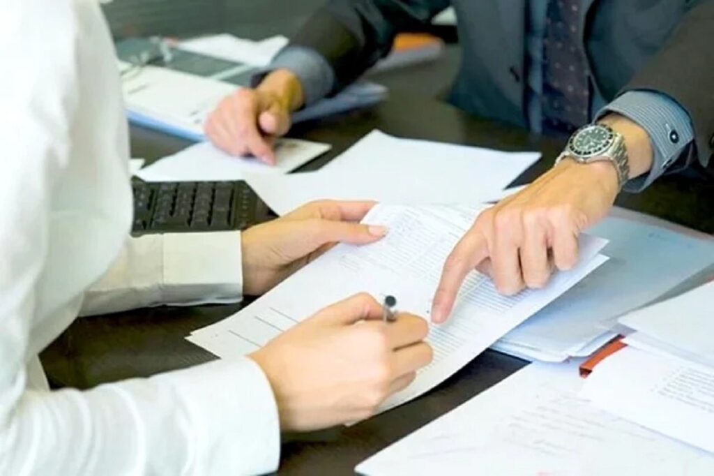 مستفيدون من إعفاءات جبائية “مزورة” يواجهون خطر الحجز على حساباتهم البنكية