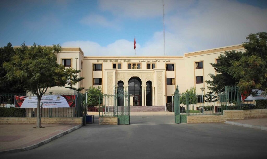 أيت ملول: تجار “باب سوس” يشتكون من العزلة وانعدام الخدمات الأساسية