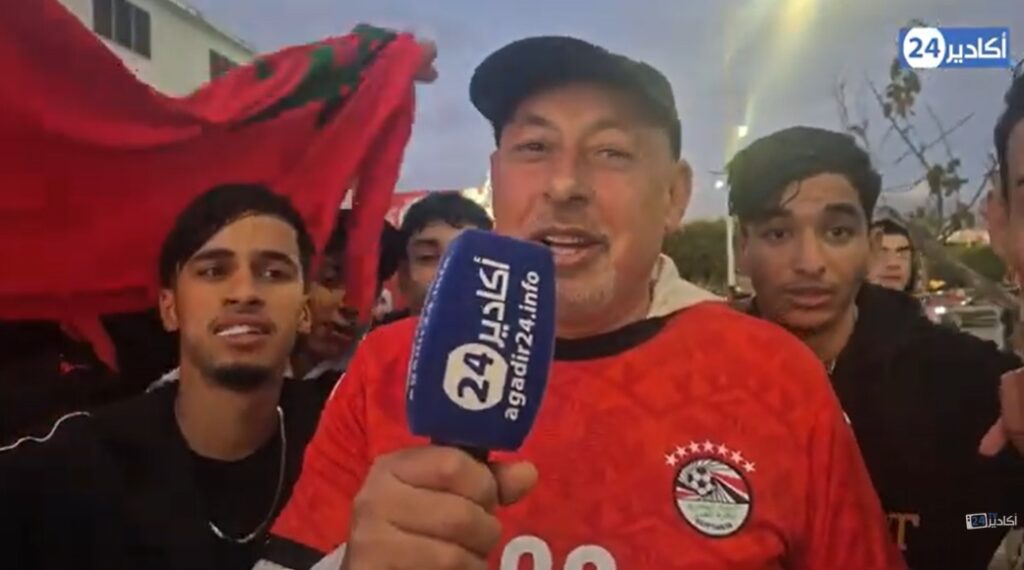 الجمهور المغربي يخطف الأضواء ويكسب إعجاب الجماهير المصرية (+فيديو)