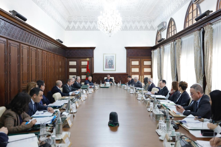 الحكومة تُصادق على إصلاحات مينائية وصحية ومالية وتُجري تعيينات جديدة في مناصب عليا (التفاصيل )