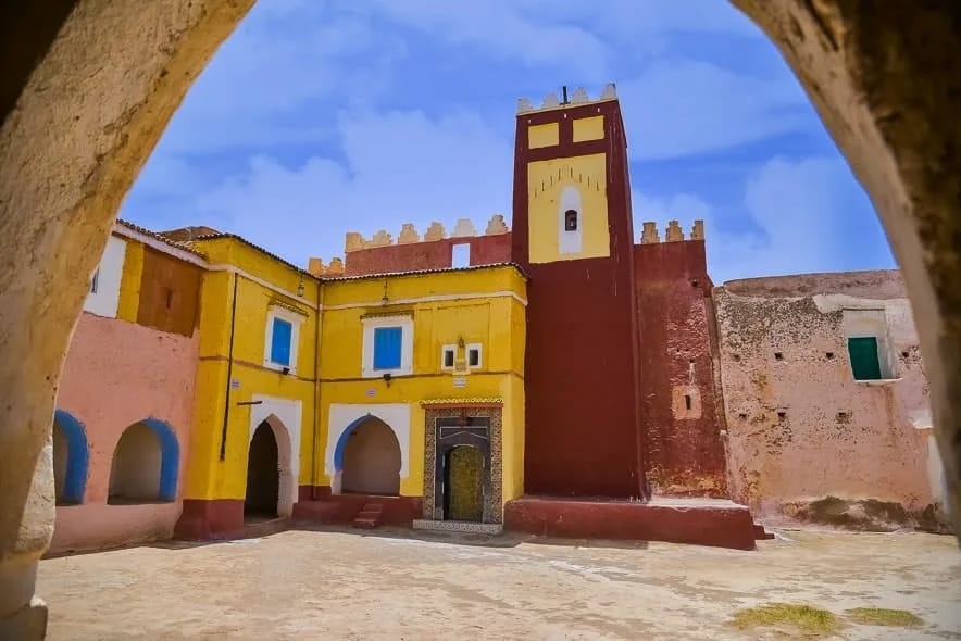 إيليغ: نزاع “إسمكان” بين ذاكرة المجتمع وسردية الامتلاك..جدل يعيد طرح أسئلة التاريخ والسلطة في سوس.