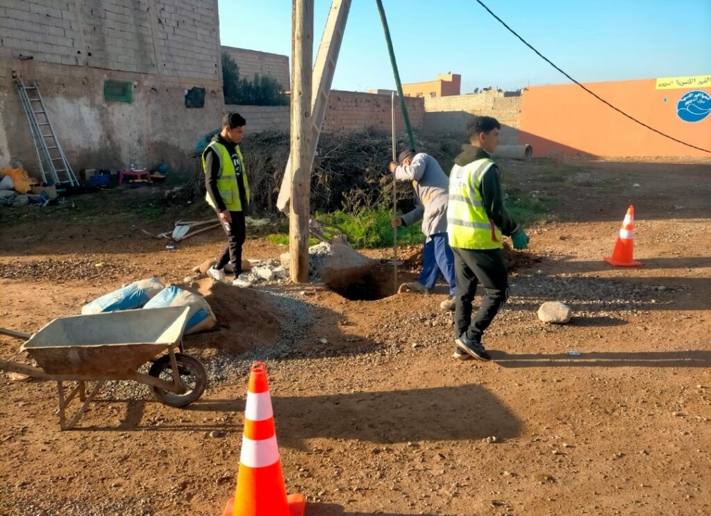 تدخل عاجل للسلطة المحلية بعين شعيب لتفادي خطر عمود كهربائي آيل للسقوط بدوار الدويوير