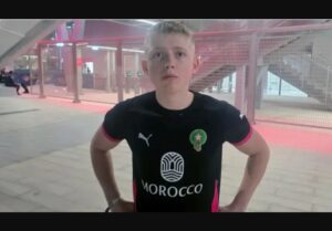 مغربي بالروح إنجليزي بالأصل: قصة جايمس (22 عامًا) الذي وجد الإيمان والحياة في مراكش