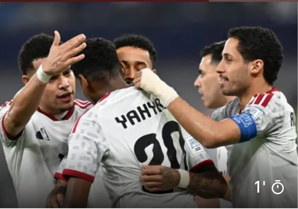 الإمارات تُقصي حامل اللقب الجزائر وتضرب موعداً نارياً مع المغرب في نصف نهائي كأس العرب