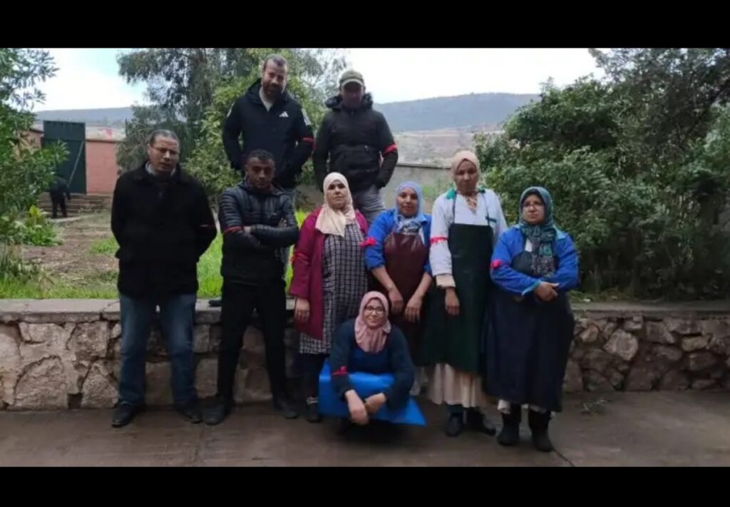 الشارة الحمراء تفضح الهشاشة: عاملات النظافة وأعوان الحراسة ينتفضون في صمت