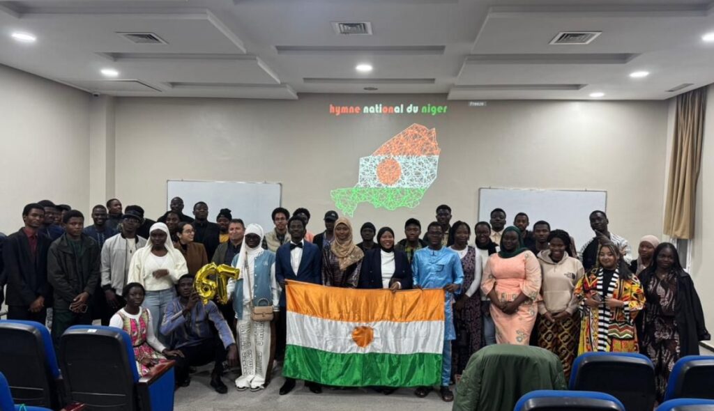 الطلبة النيجريون بأكادير يحتفلون بعيد جمهورية النيجر في أجواء ثقافية إفريقية مميزة