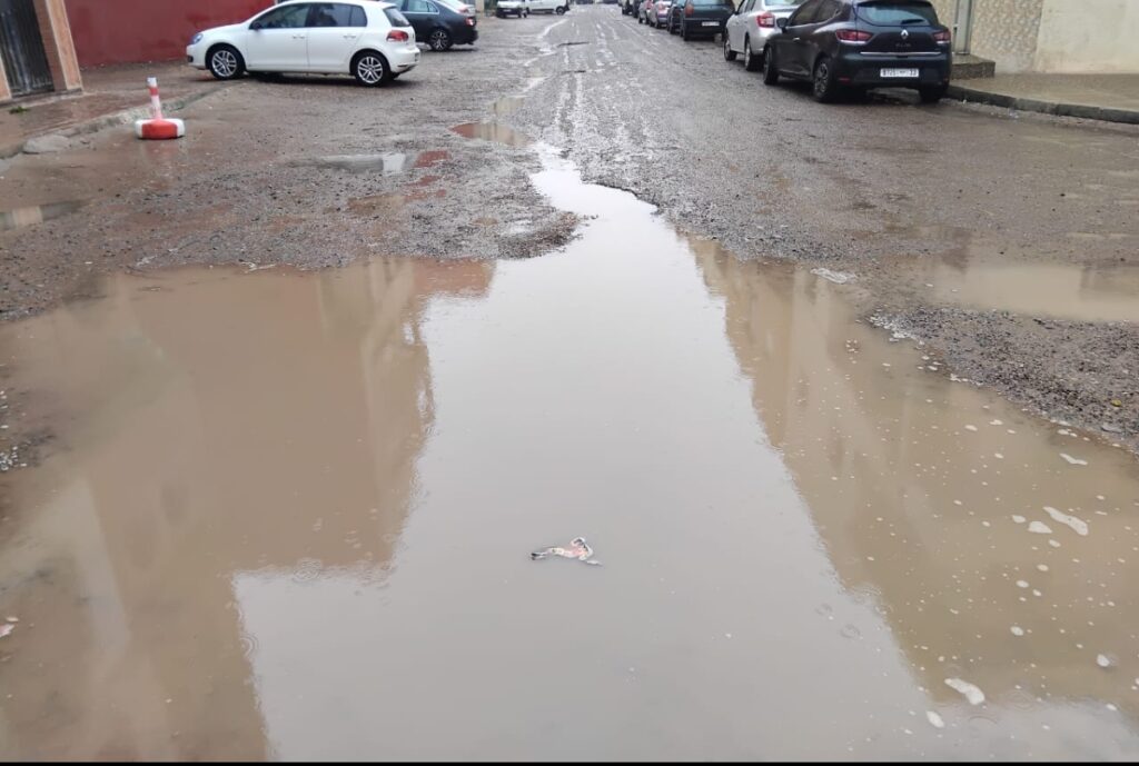 أكادير: هل تتكرر مأساة آسفي بالحي المحمدي؟ “زنقة 1002” تستغيث قبل الكارثة