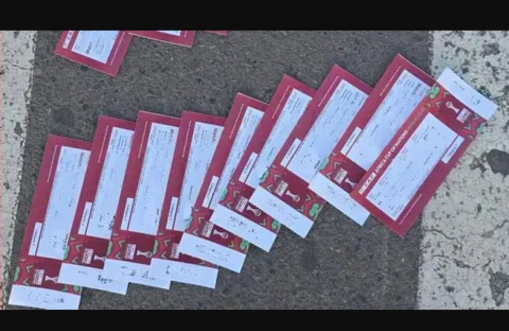 ضربة موجعة للسوق السوداء.. توقيف “بزناس” تذاكر “الكان” بأكادير