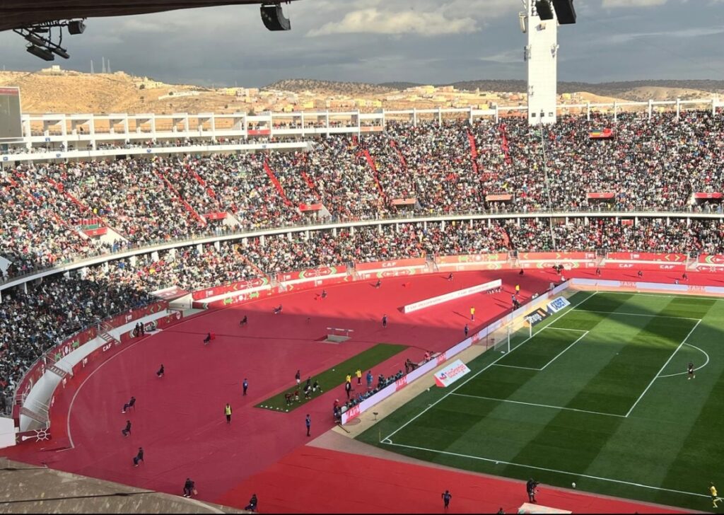 ملعب أكادير الكبير “خط أحمر”.. هل تُفسد الجماهير “بدون تذاكر” العرس الإفريقي بسوس؟