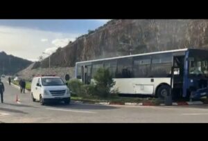 انقلاب حافلة للنقل الحضري يخلف وفاة وإصابات خطيرة بمدخل الصويرة