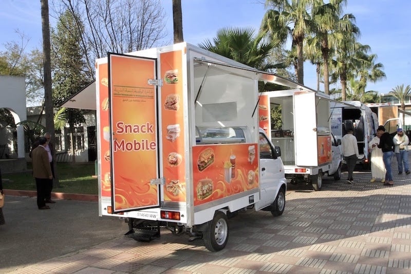 السلطات تشدد الرقابة على عربات بيع المأكولات والمشروبات خلال الكان 